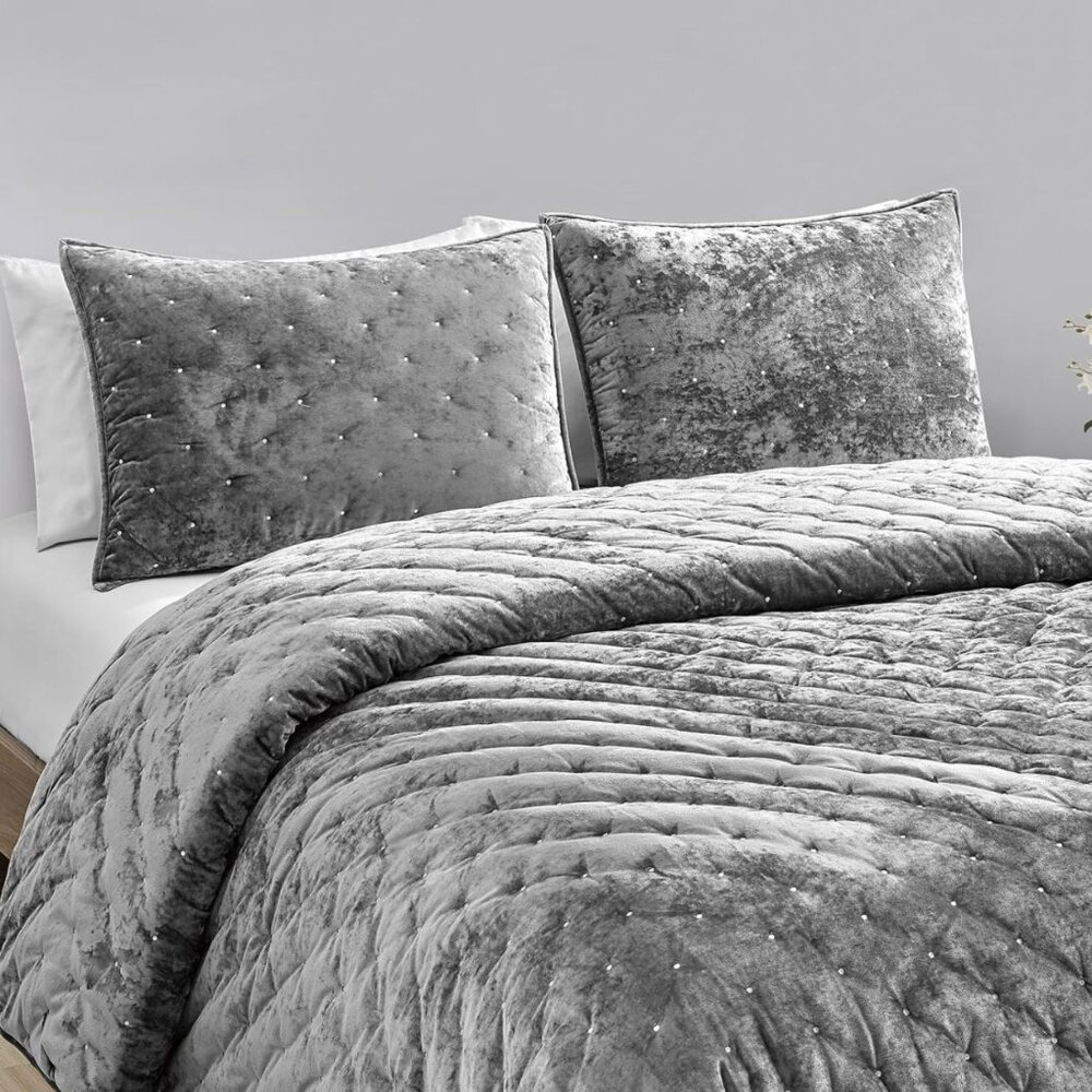 NEW! 3 pc King Quilt Set